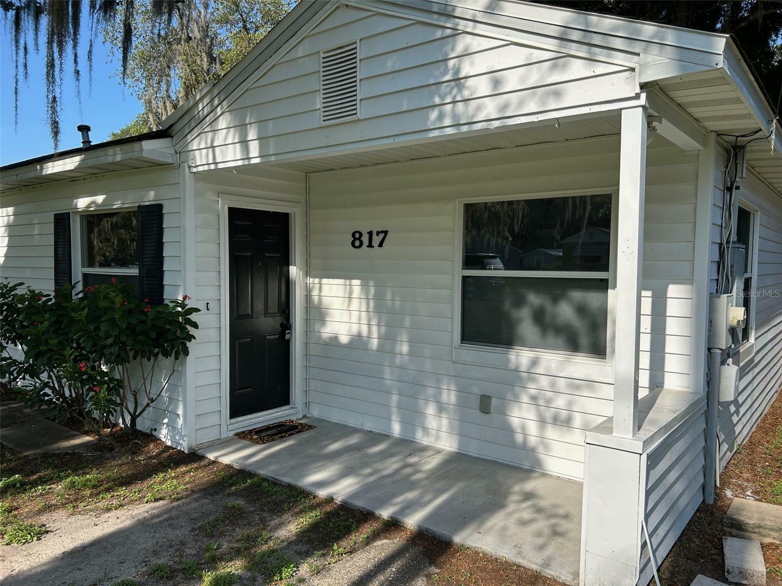 Property Photo:  817 Oak Drive  FL 34748 