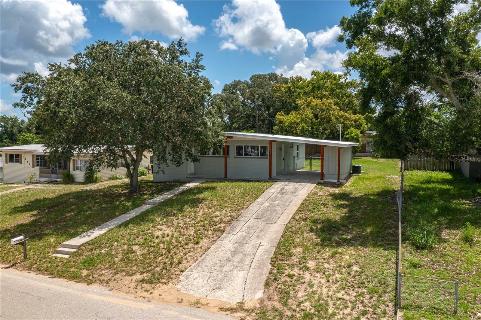 Property Photo:  1324 Lakeview Road  FL 33853 