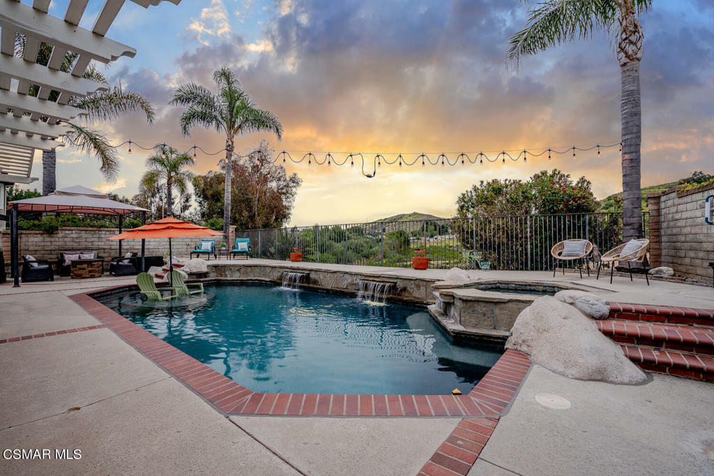 Property Photo: 752 Coldbrook Place CA 93065