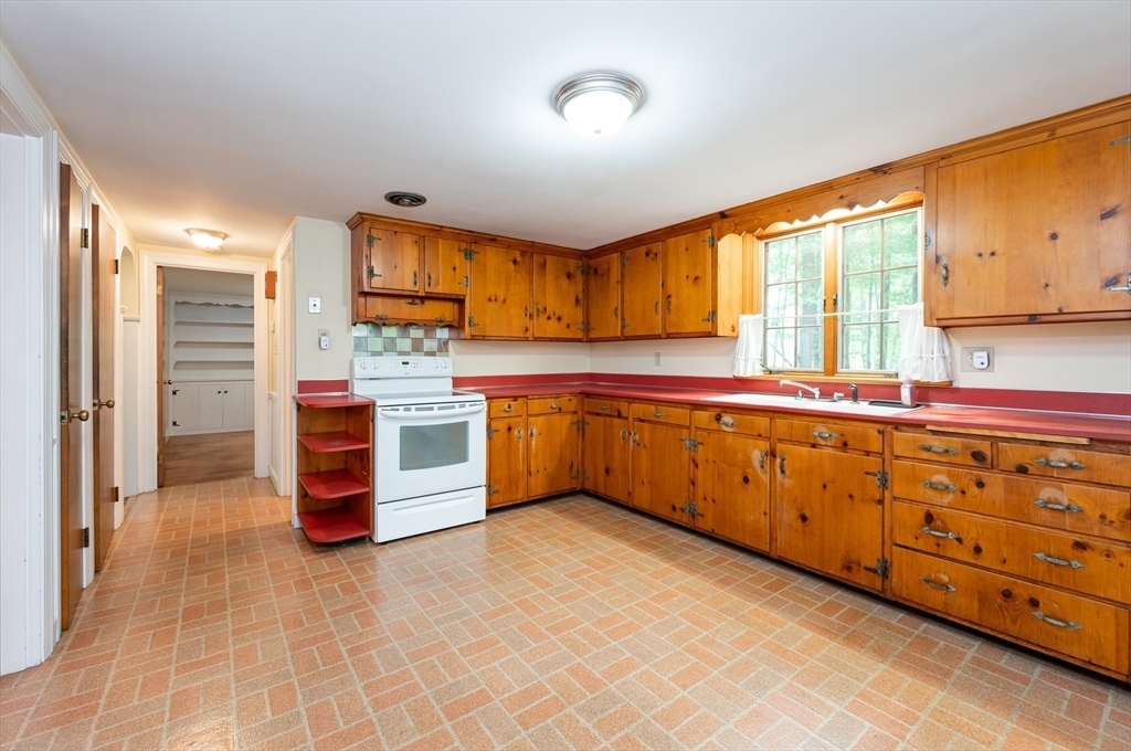 Property Photo: 692 Pearl Street MA 01867