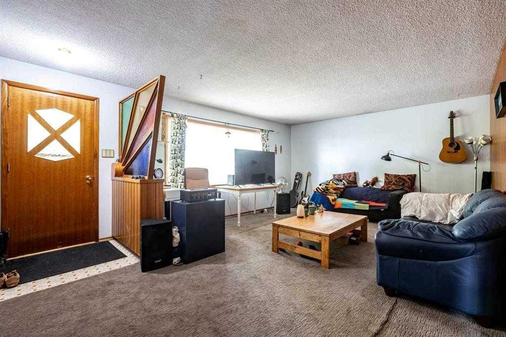 Property Photo:  1607 41 Street SW  AB T3C 1X9 