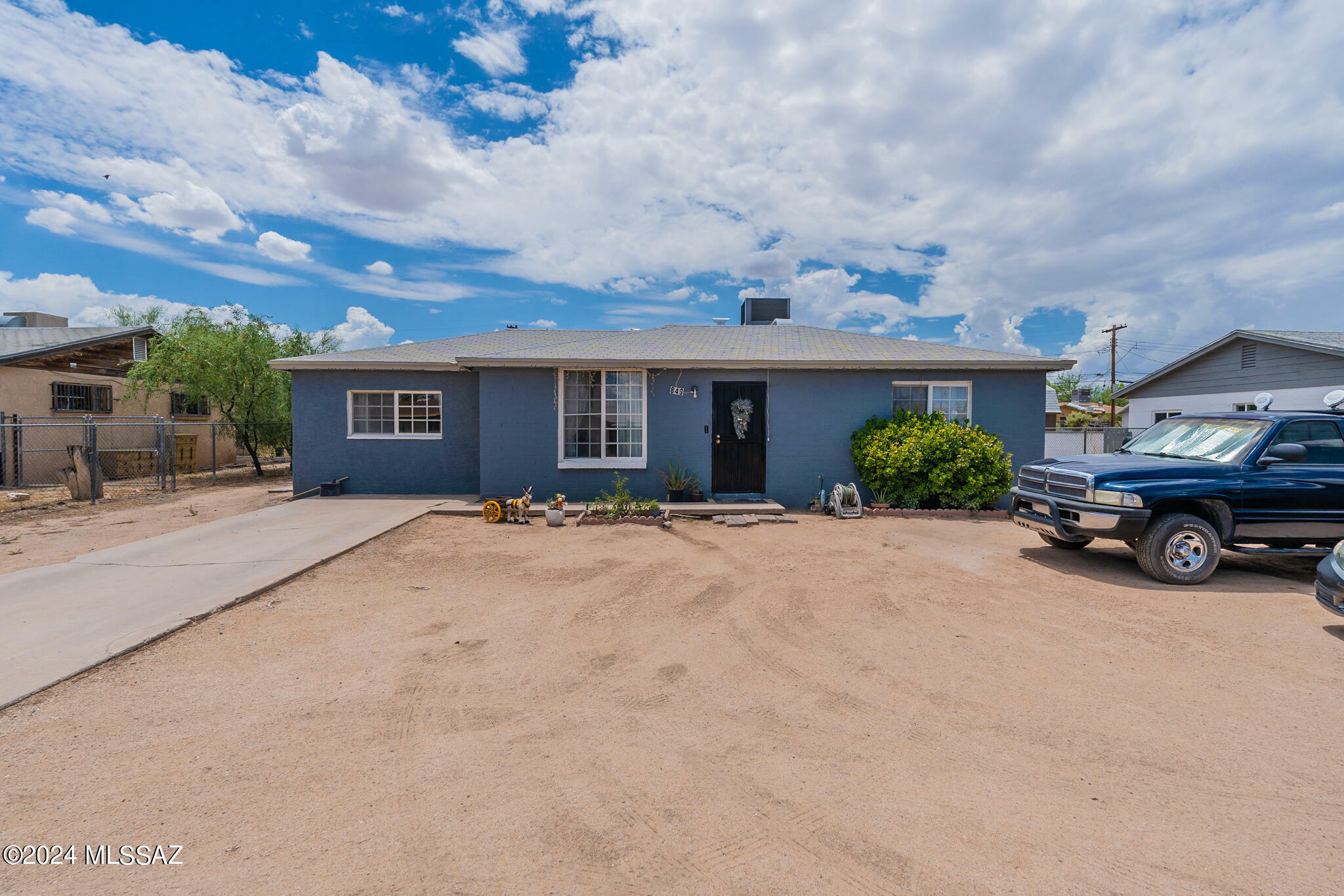 Property Photo:  849 W Mossman Street  AZ 85706 