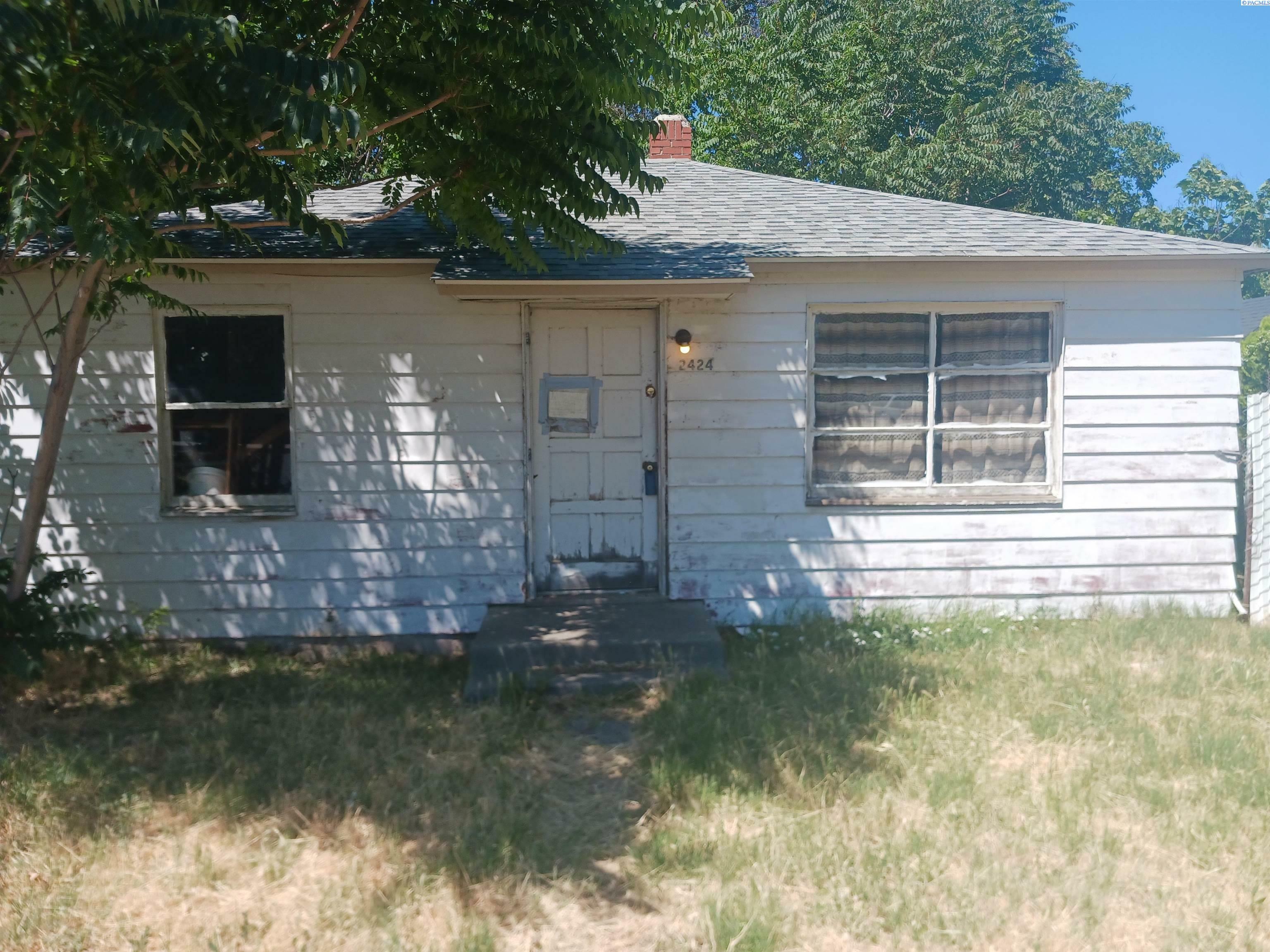 Property Photo: 2424 7th Ave WA 99336
