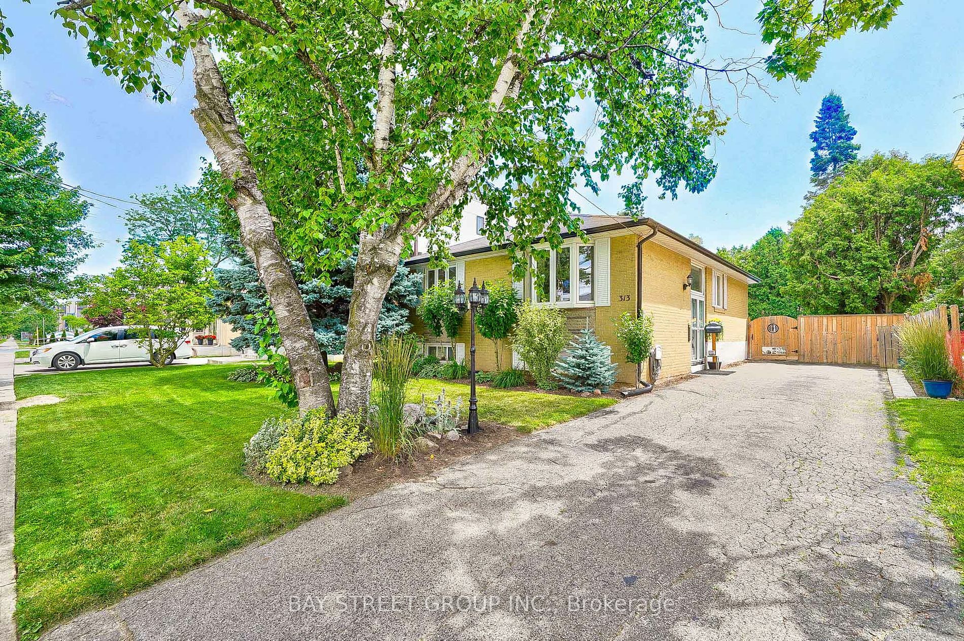 Property Photo:  313 Patricia Ave  ON M2R 2M6 