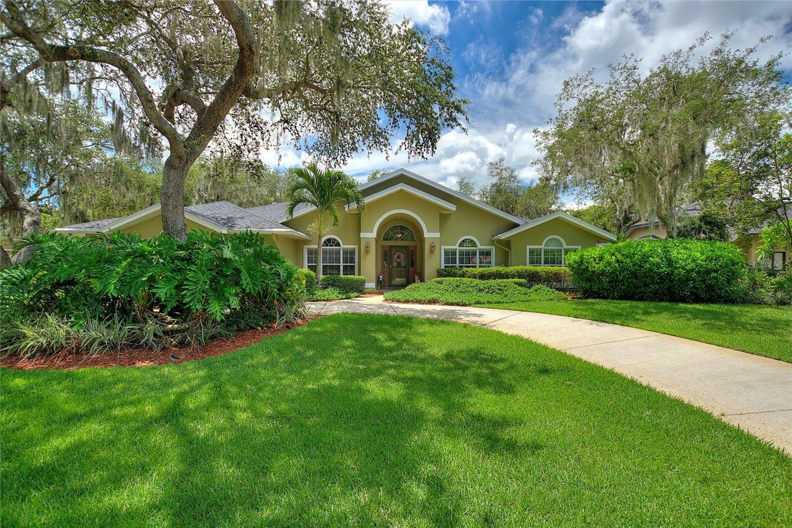 Property Photo:  5 Bridgewater Drive  FL 33884 