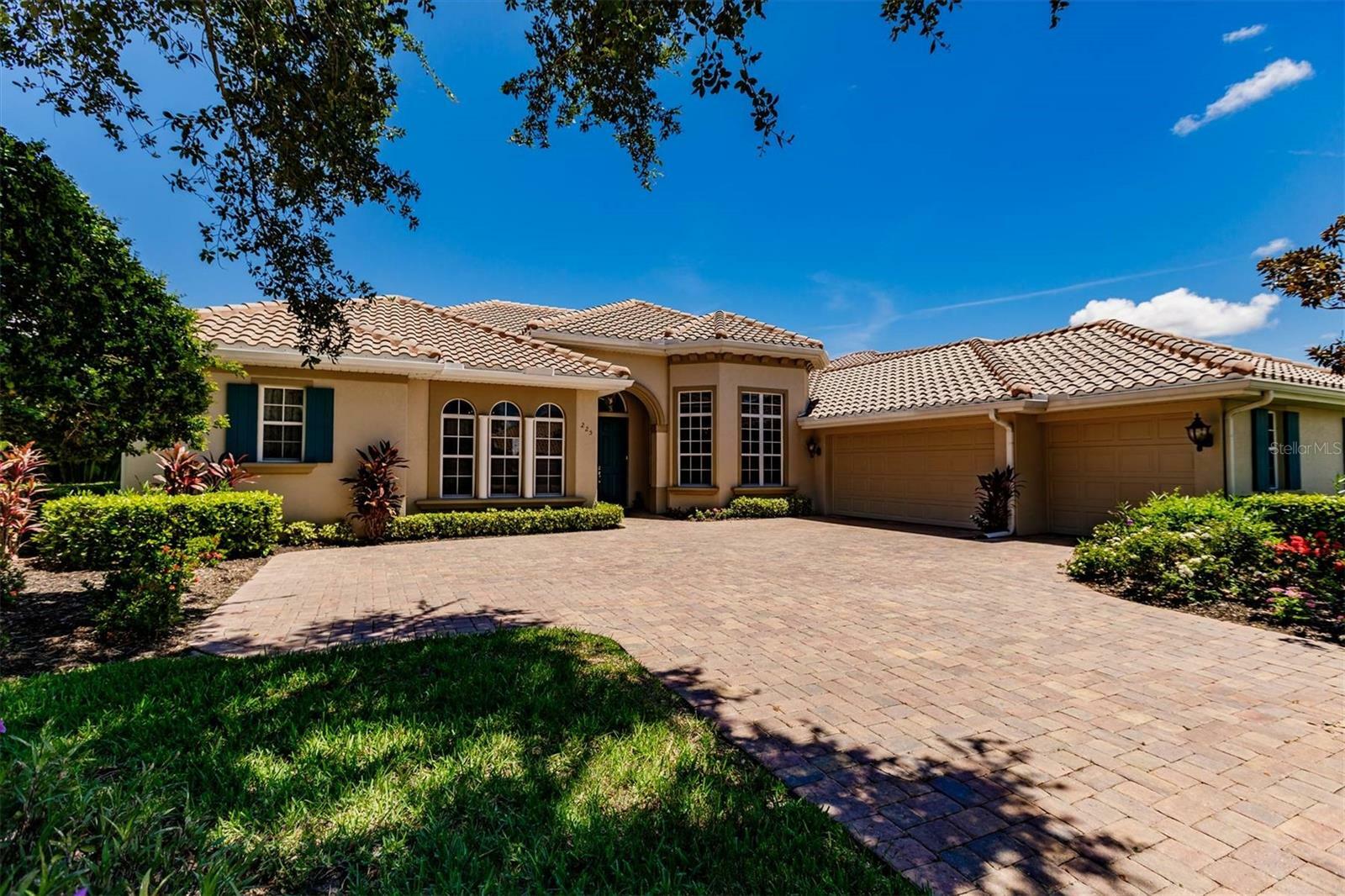 Property Photo:  225 Pesaro Drive  FL 34275 