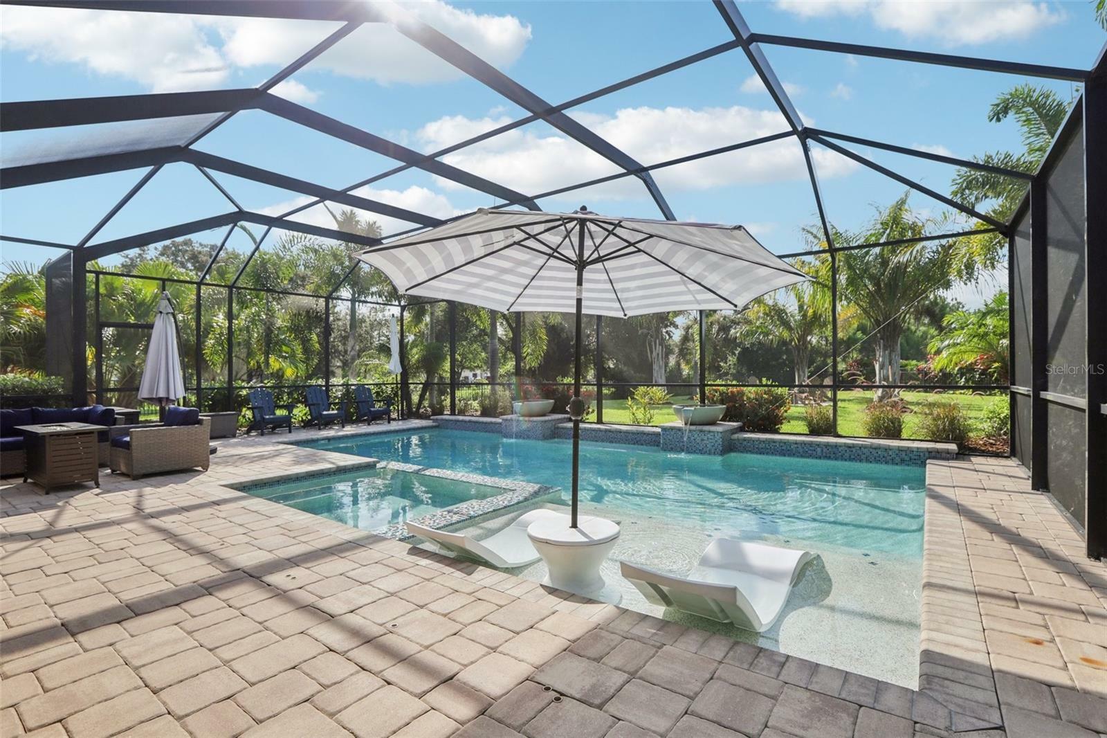 Property Photo:  7523 Lantern Park Avenue  FL 33572 