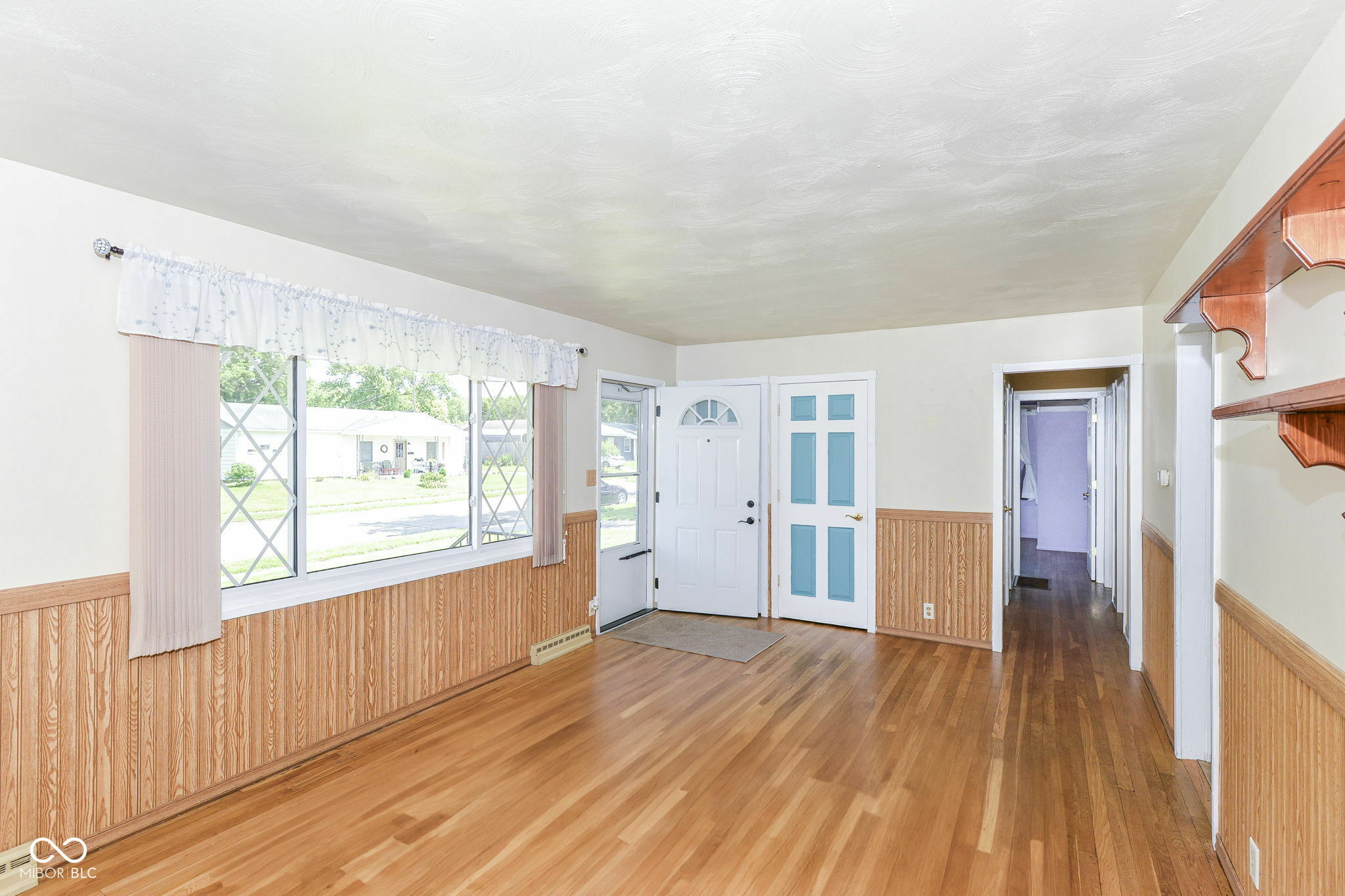 Property Photo:  303 Idlewood Drive  IN 46017 