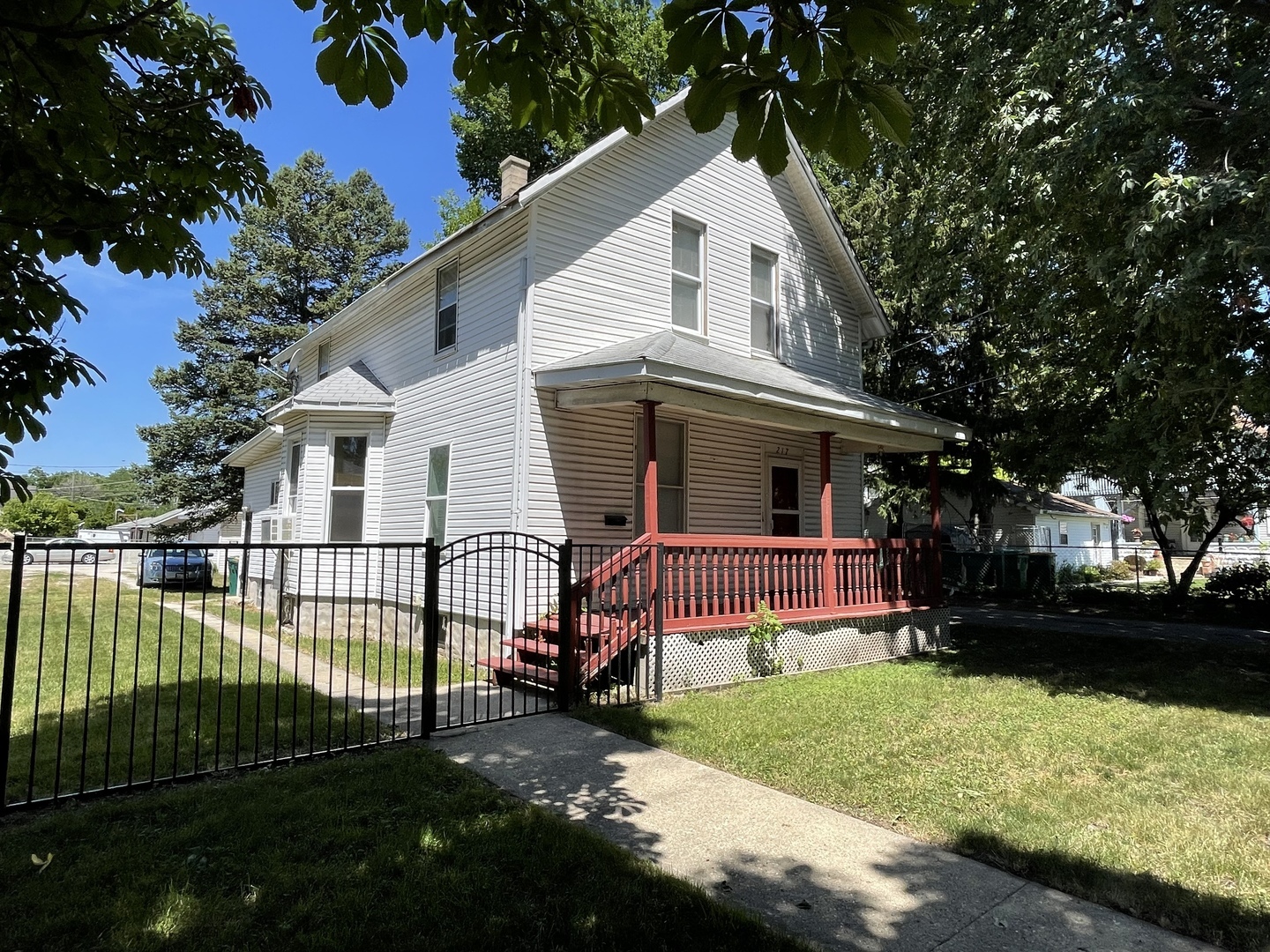 Property Photo:  217 Henderson Avenue  IL 60432 