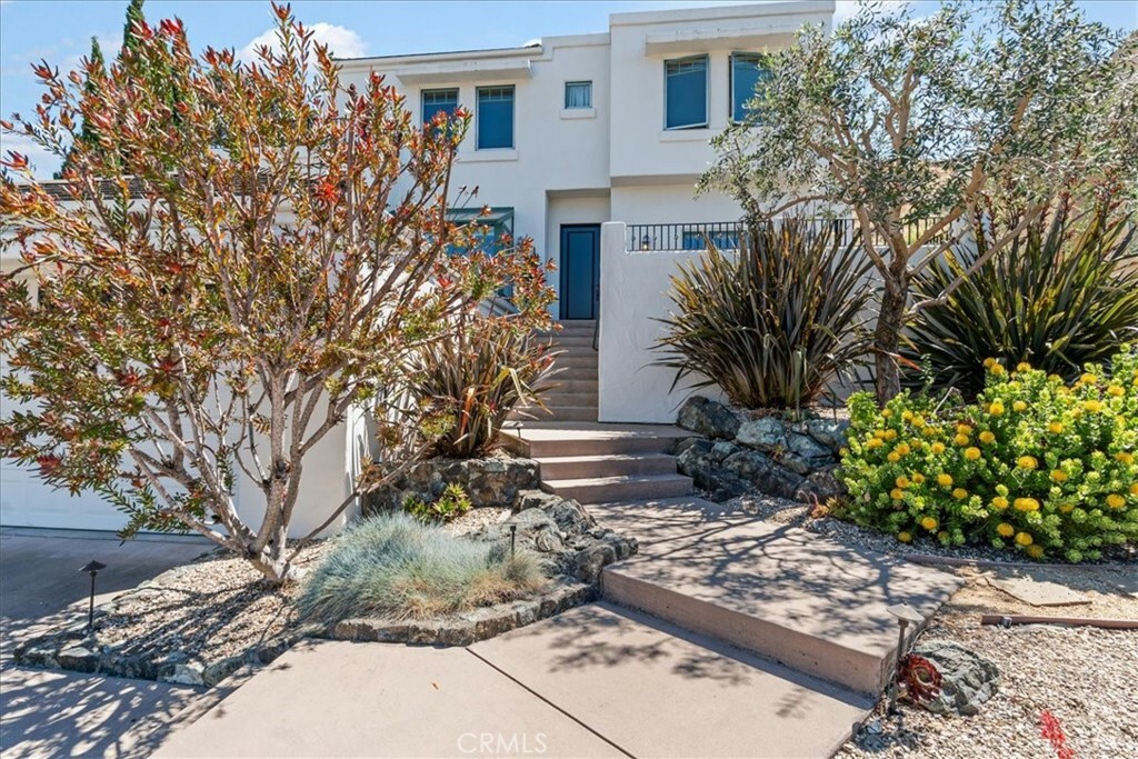 Property Photo:  517 Bluerock Drive  CA 93401 