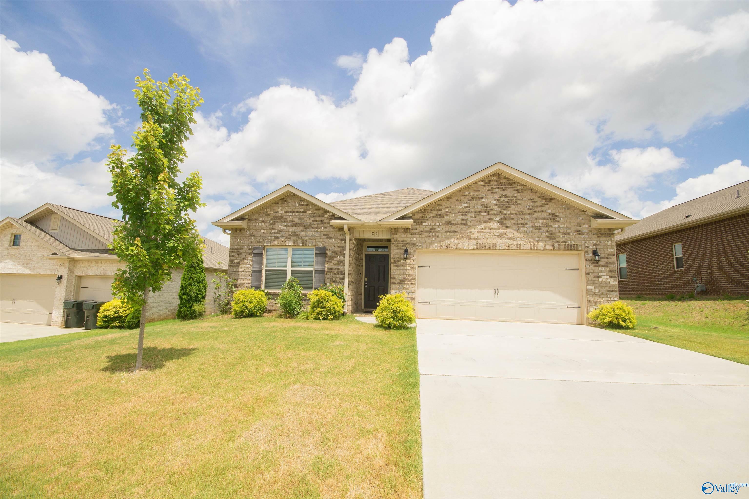 Property Photo:  125 Sunlit Grove Drive  AL 35749 