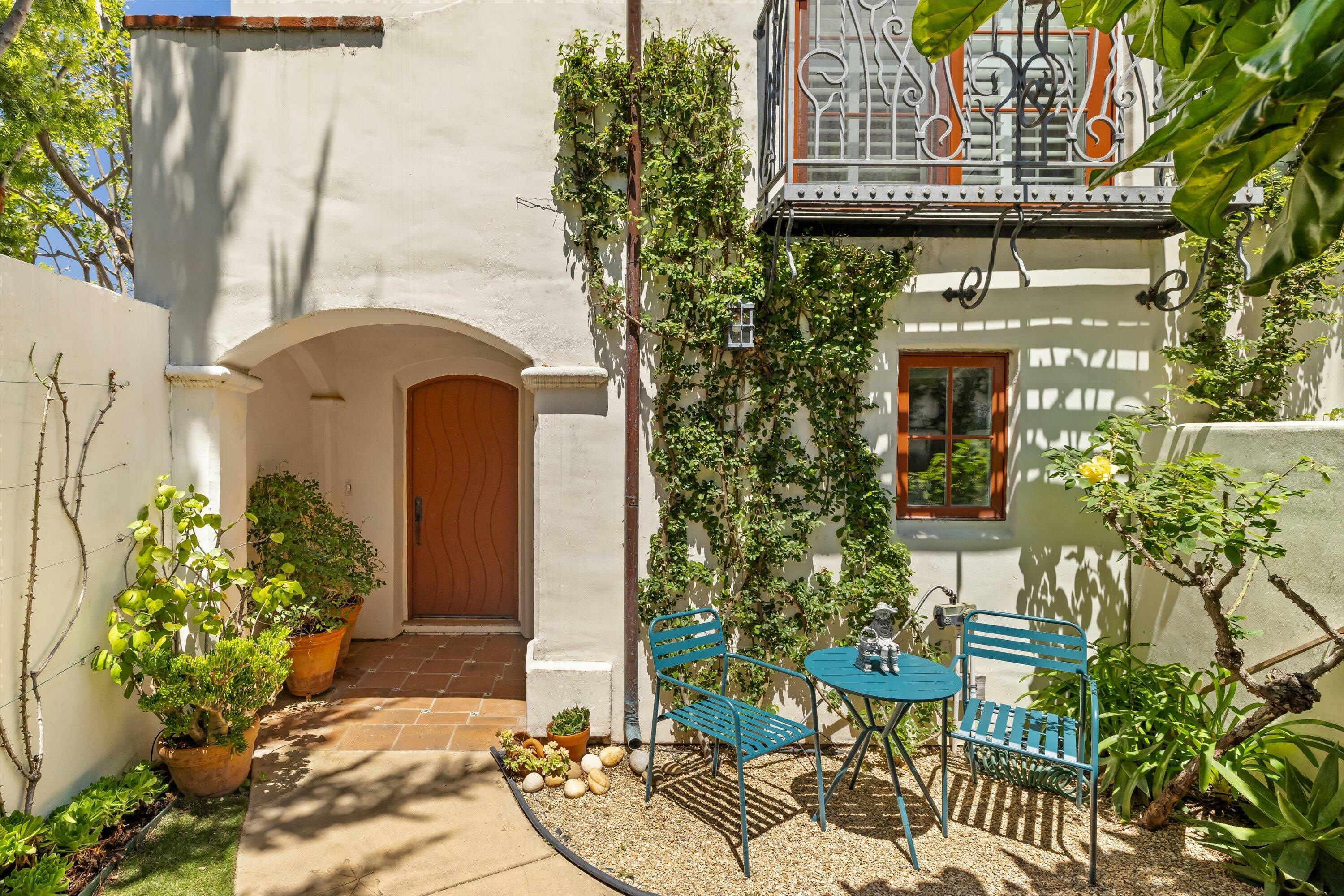 Property Photo:  218 Santa Barbara Street B  CA 93101 