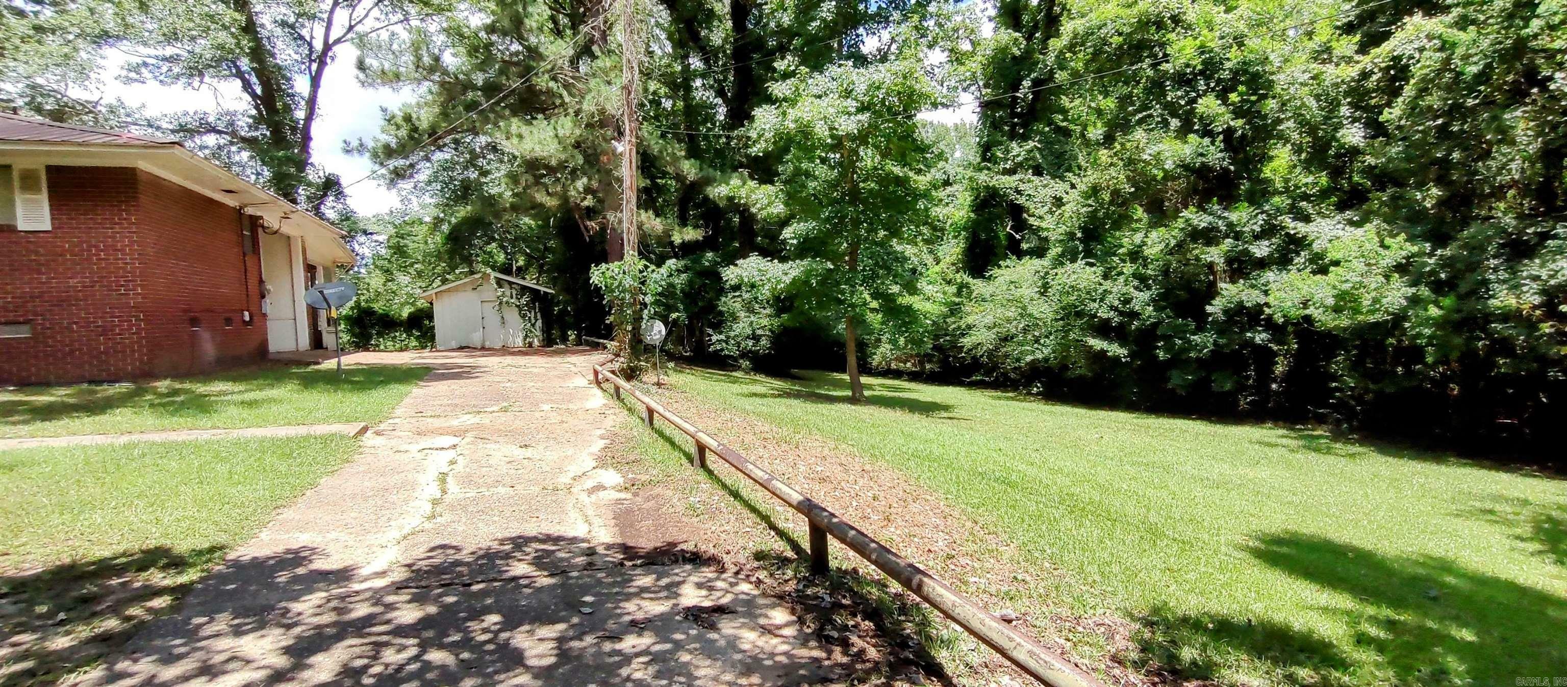 Property Photo: 516 Oxford AR 71701-6865