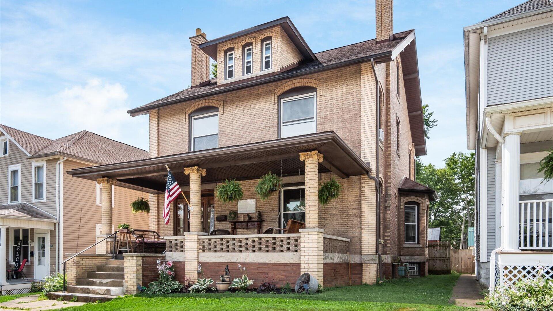 Property Photo: 414 E 5th Avenue OH 43130