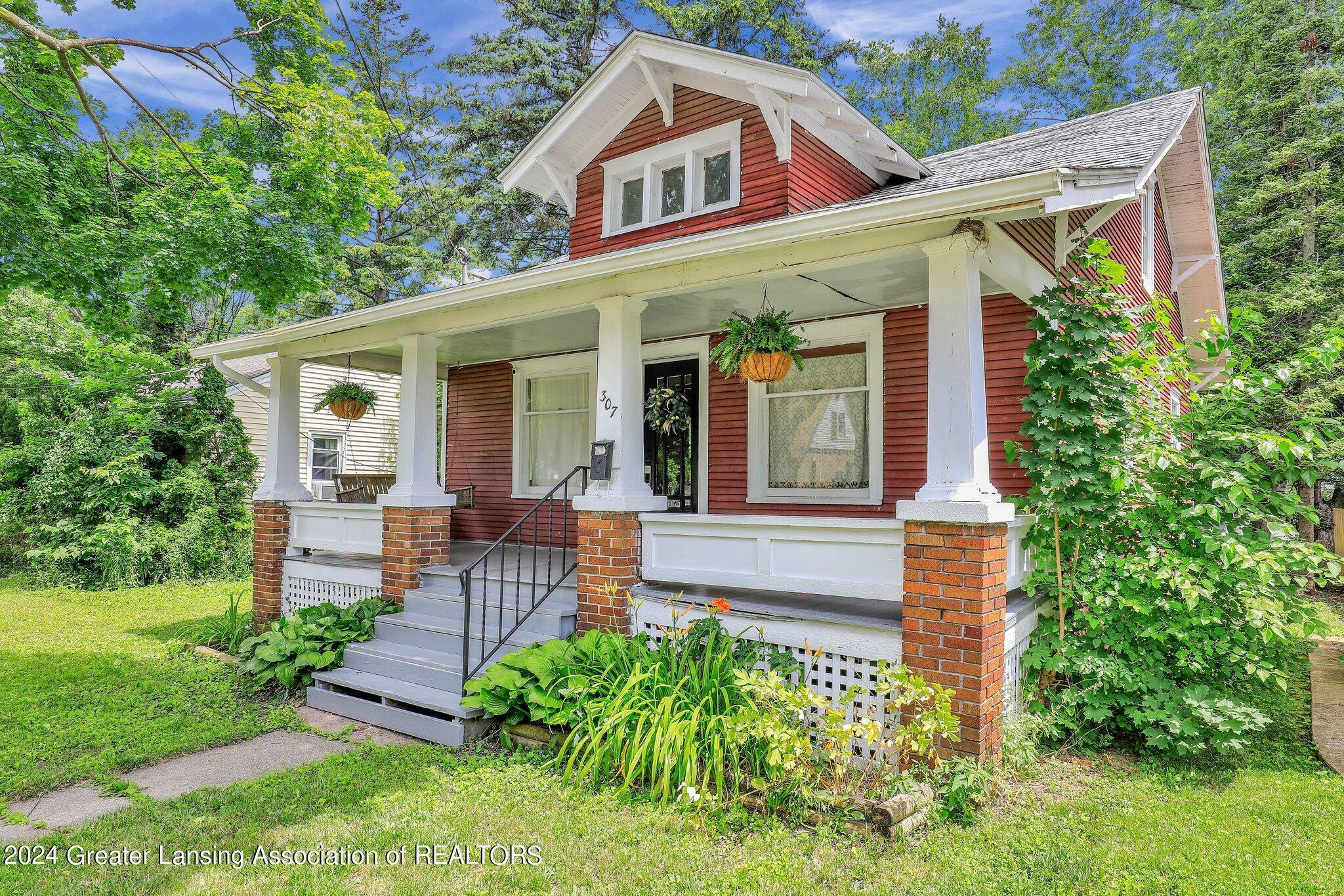 Property Photo:  307 S Fairview Avenue  MI 48912 