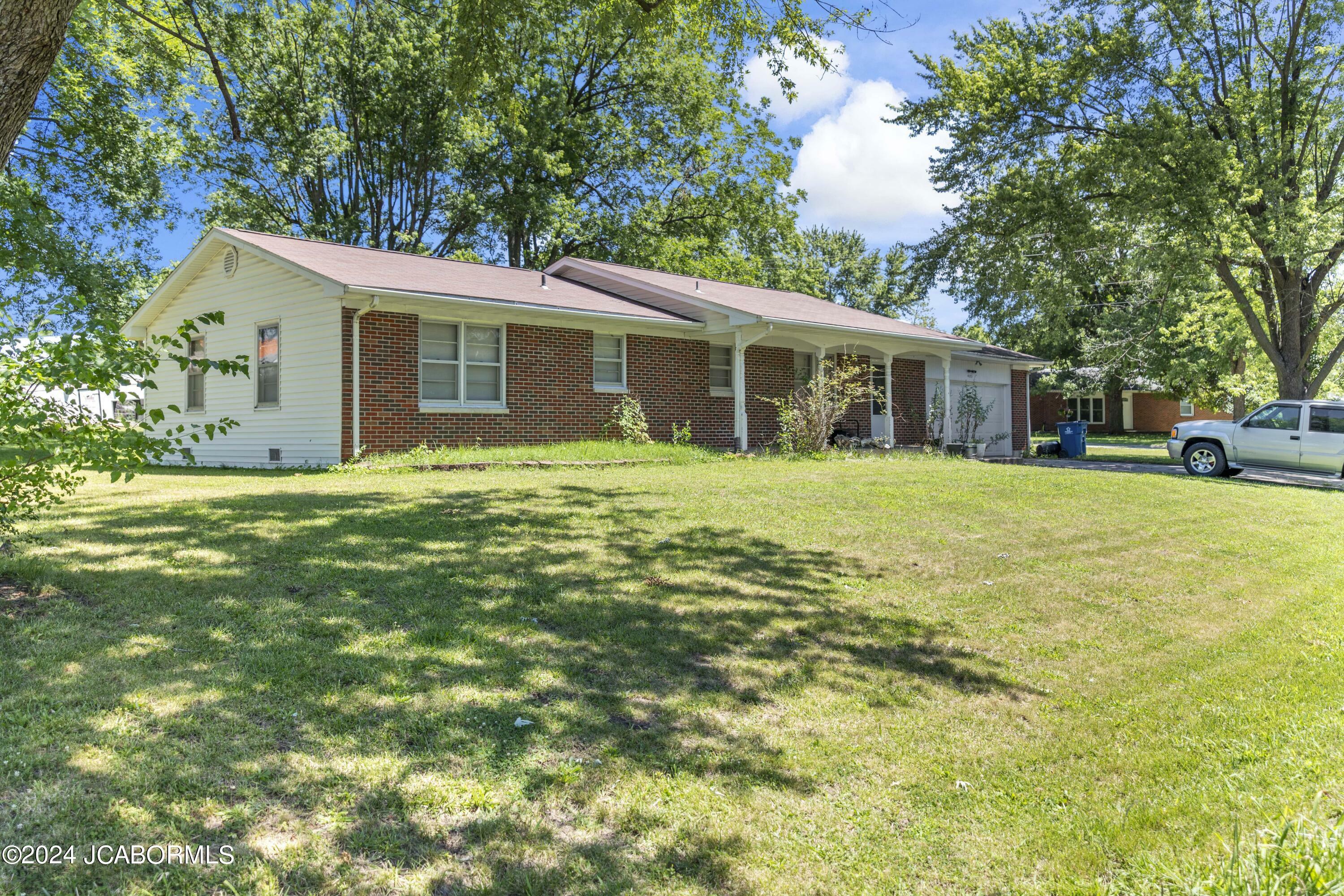 Property Photo:  405 E Johnson Avenue  MO 65010 