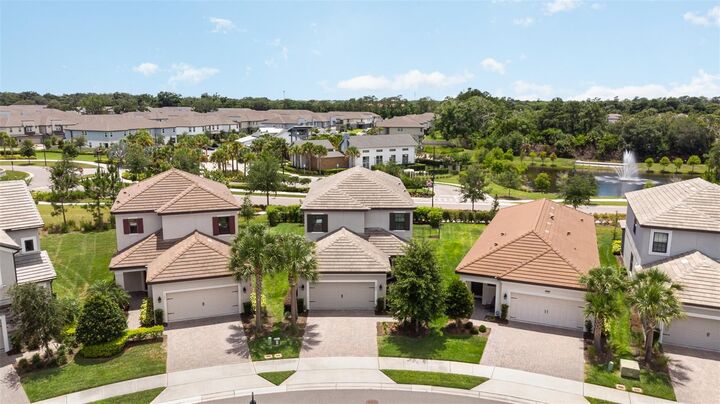 Property Photo:  1102 Wildmeadow Run  FL 32792 