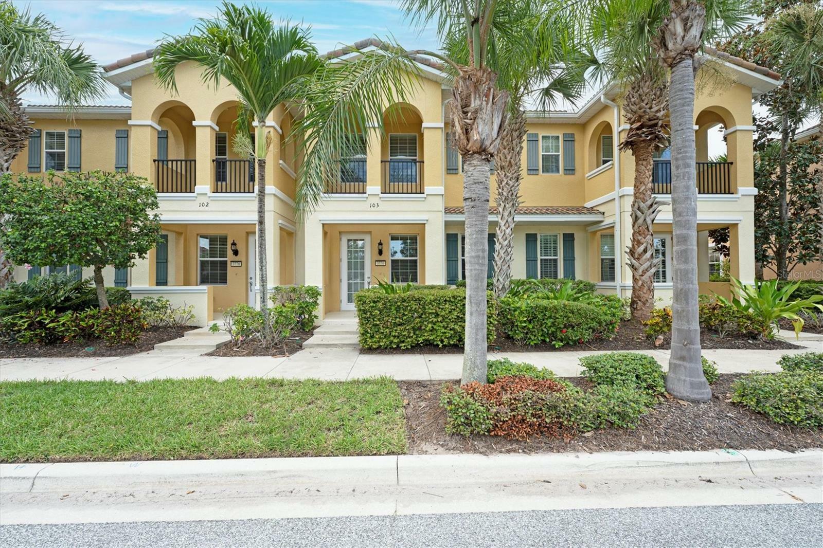 Property Photo:  3770 82nd Avenue Circle E 103  FL 34243 