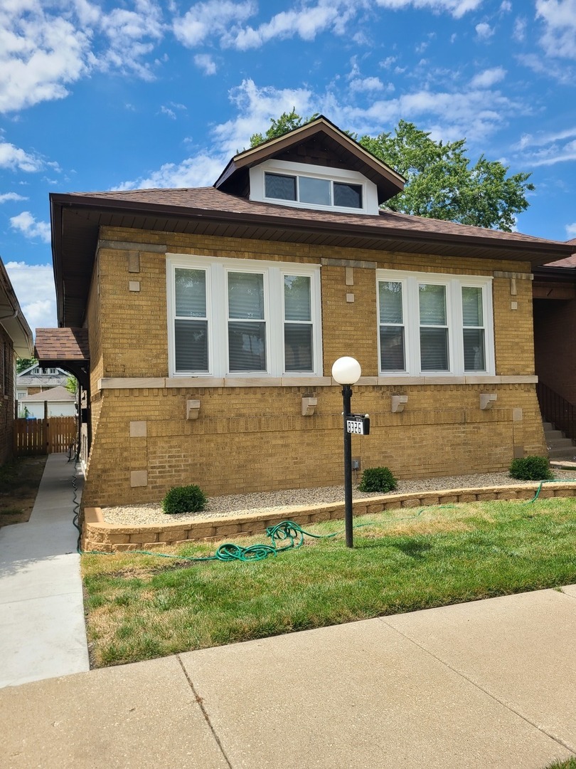 Property Photo:  8326 S Luella Avenue  IL 60617 