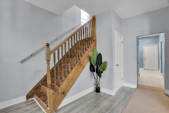 Property Photo:  7829 S Escanaba Avenue  IL 60649 
