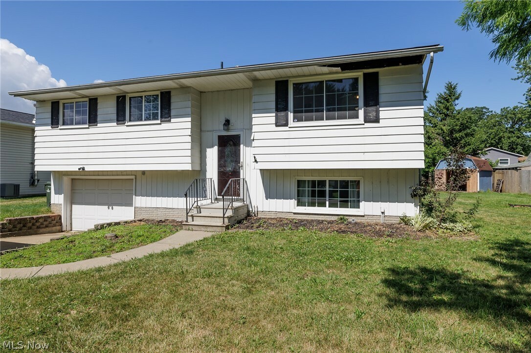 Property Photo:  914 Oliver Street  OH 44054 