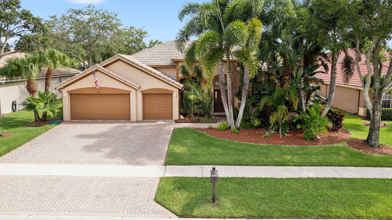 Property Photo:  7051 Brunswick Circle  FL 33472 