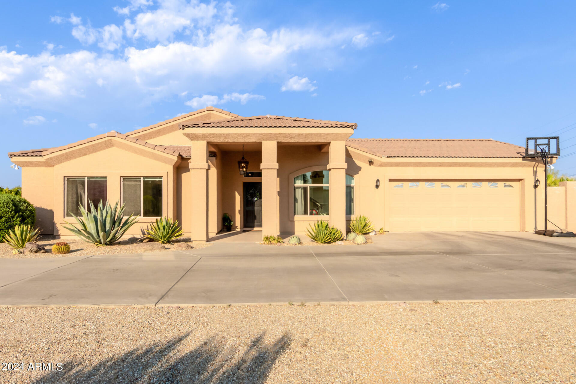 Property Photo: 2585 W Pinto Place AZ 85390