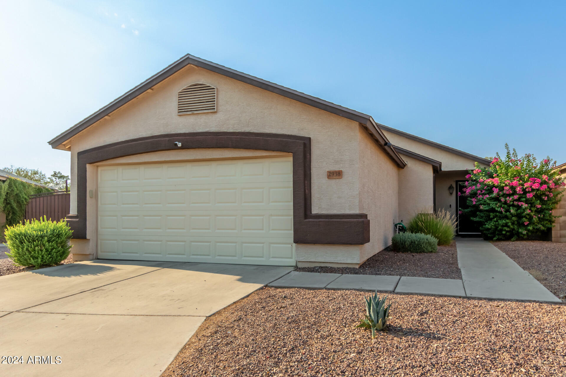 Property Photo:  2938 W Ross Avenue  AZ 85027 