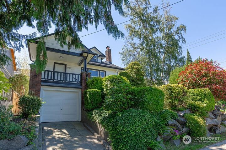 Property Photo: 3735 Bagley Avenue N WA 98103
