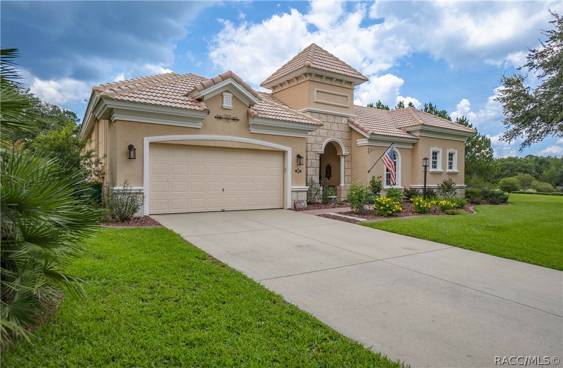 Property Photo:  201 S Paladinn Circle  FL 34453 