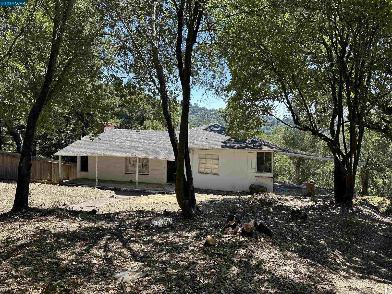 Property Photo: 14 Los Altos Rd CA 94563