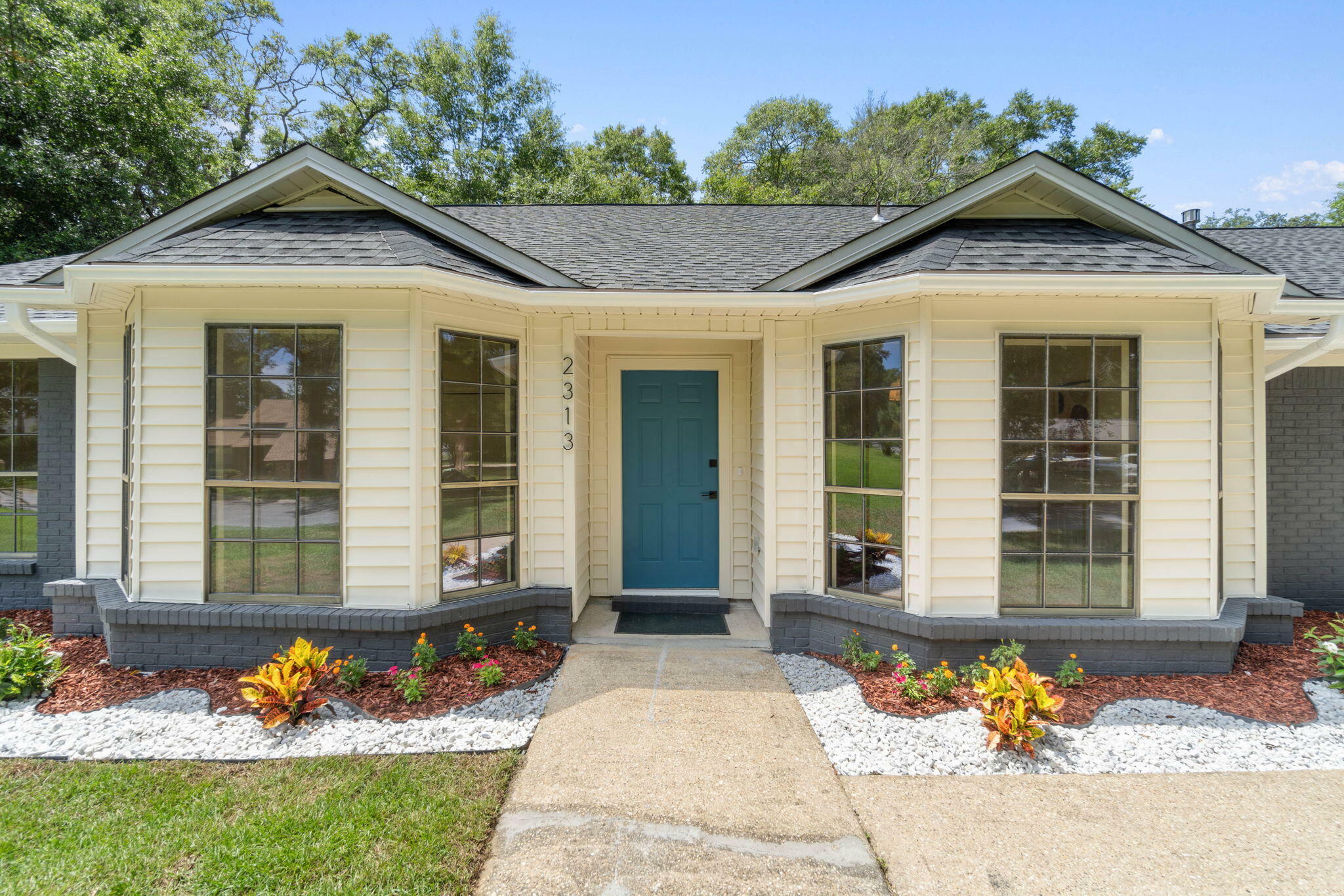 Property Photo:  2313 Canal Drive  FL 32578 