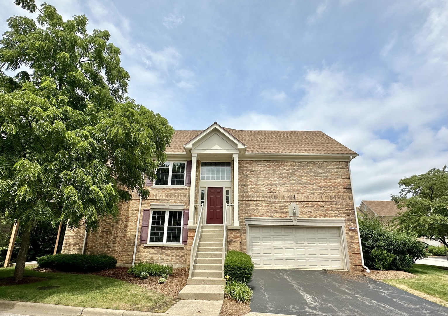 Property Photo:  1274 S Christine Court  IL 60061 