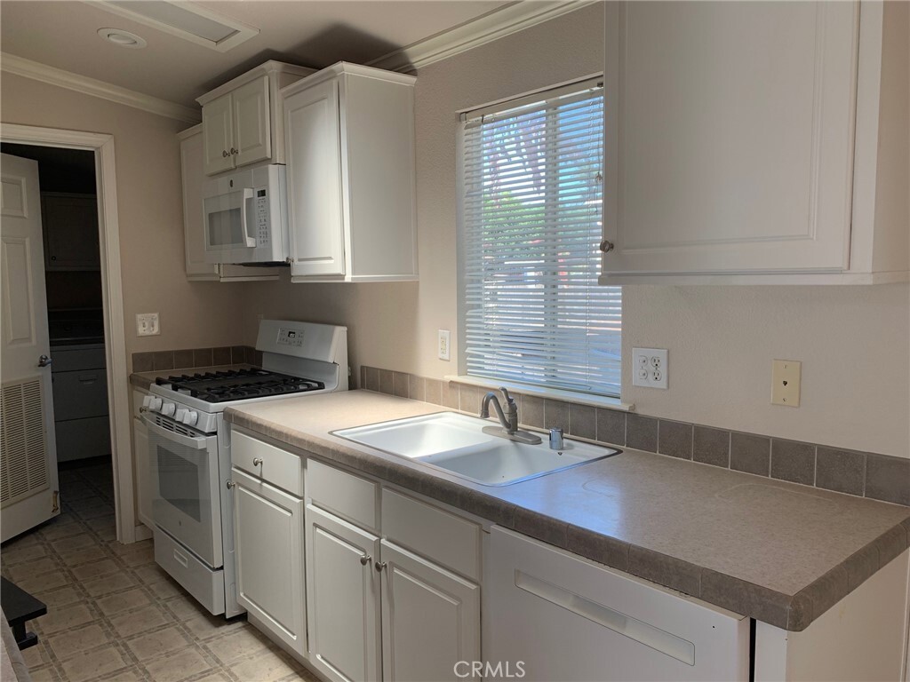 Property Photo:  386 Neptune Drive  CA 93444 