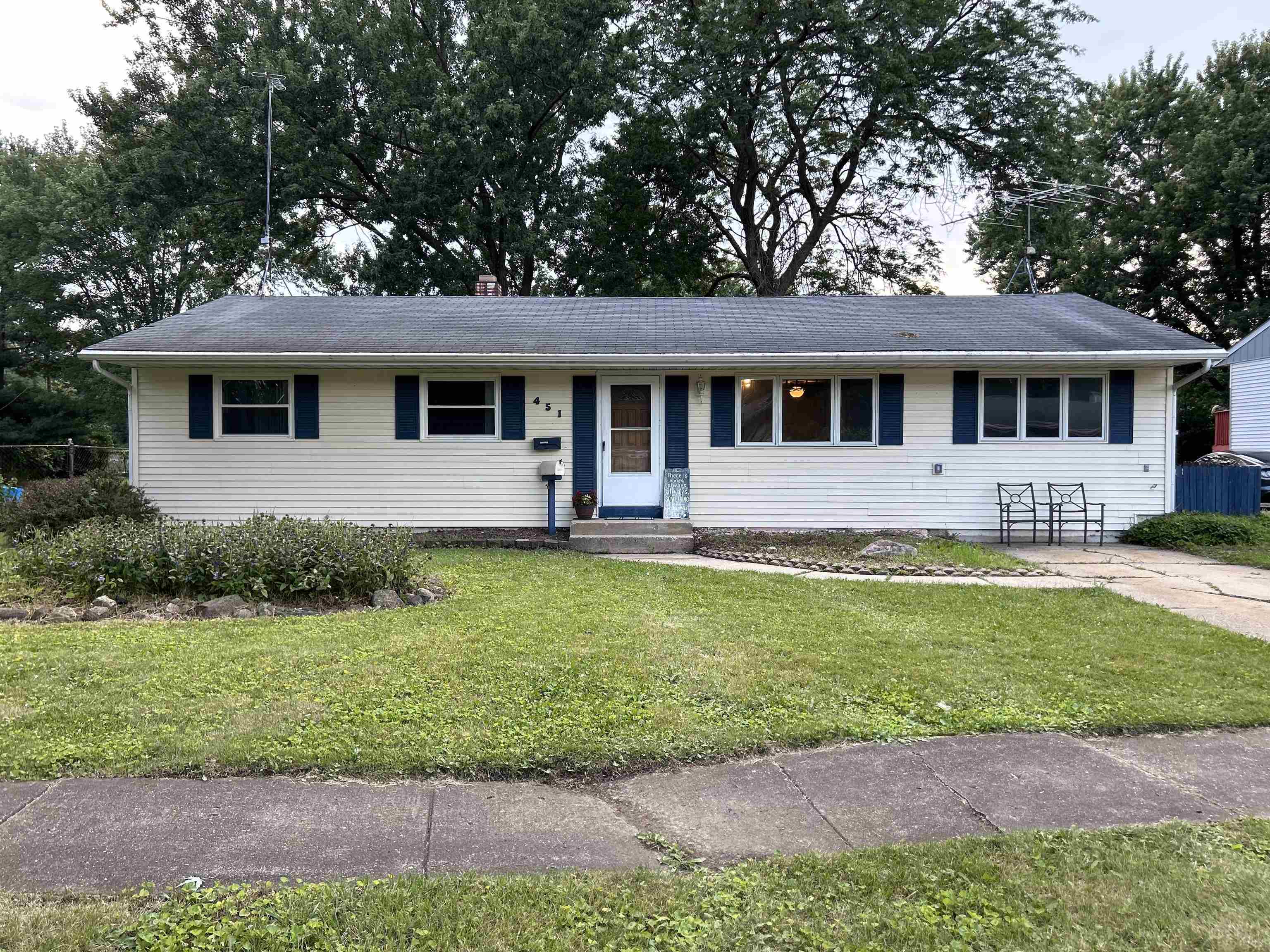 Property Photo:  451 Rebecca Road  IL 61008 