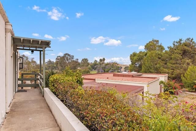 Property Photo:  3621 Vista Campana # 3  CA 92057 