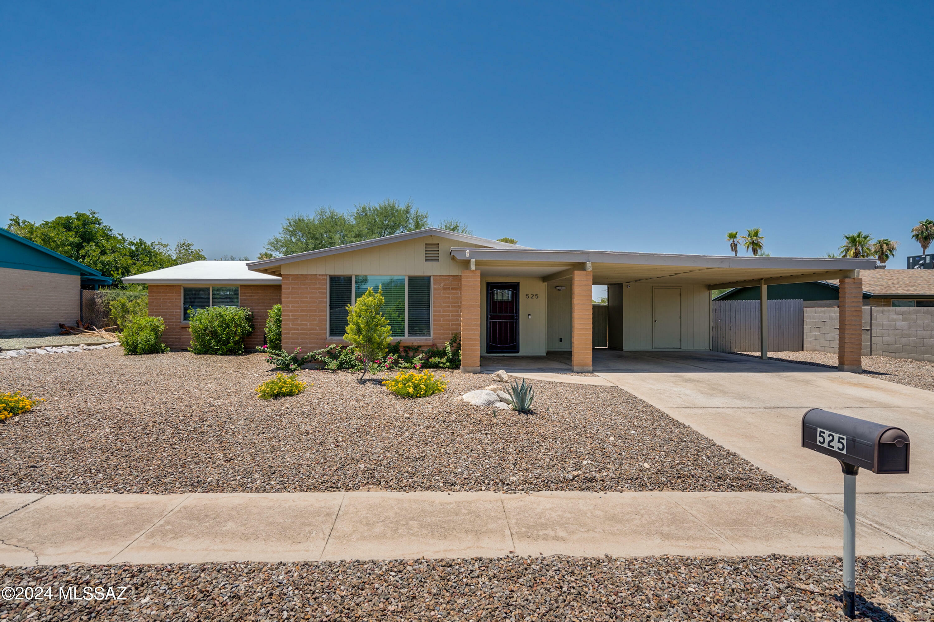 Property Photo:  525 N Bonanza Avenue  AZ 85748 