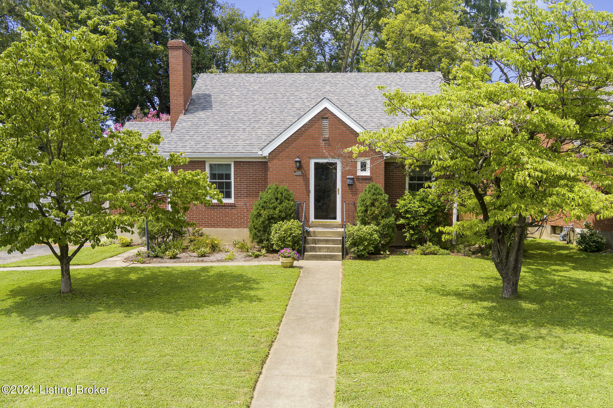 Property Photo:  2329 Manchester Rd  KY 40205 