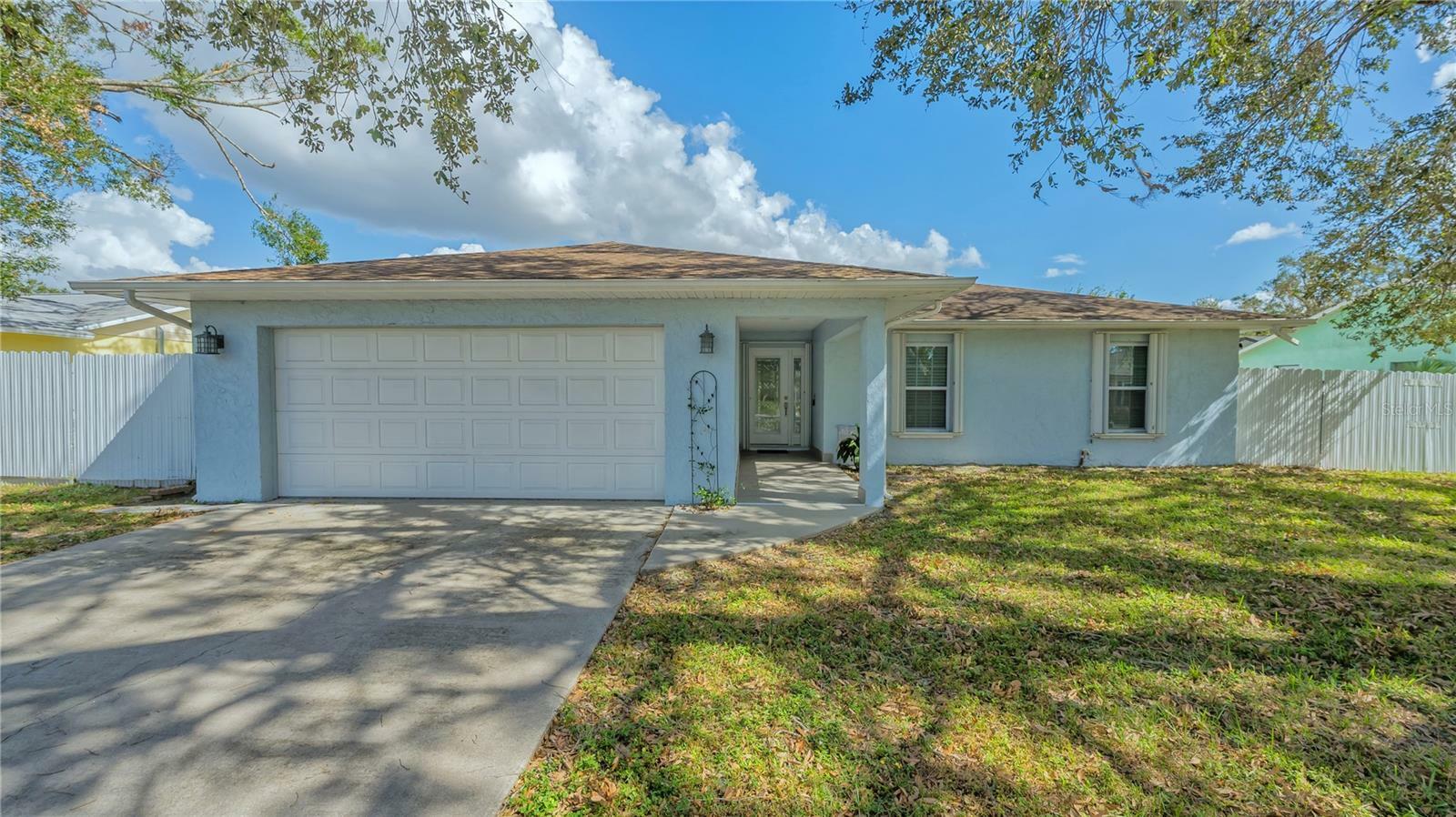 Property Photo: 2480 McGuffy Circle FL 34235