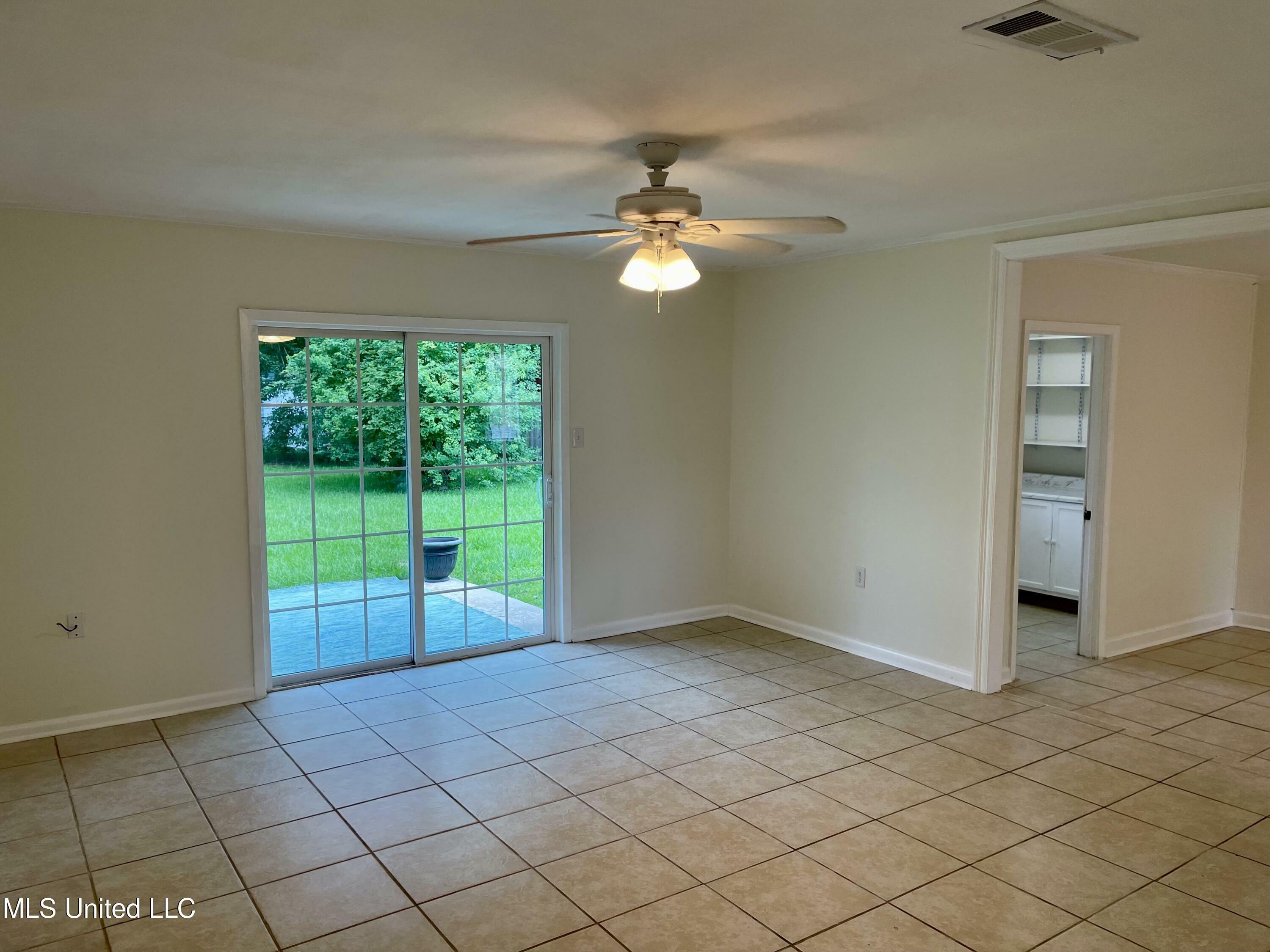 Property Photo:  1004 Alverado Drive  MS 39560 