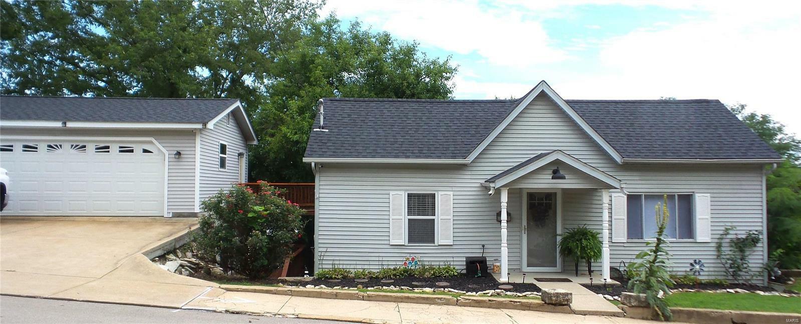 Property Photo:  207 S 2nd Street  MO 63020 