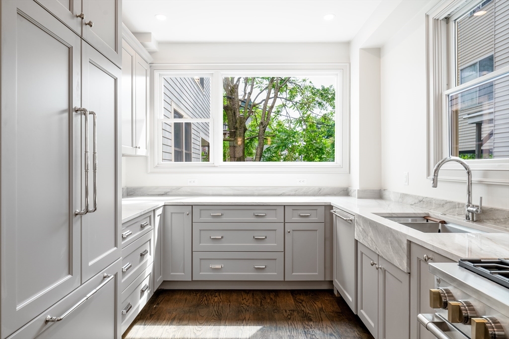 Property Photo: 194 Green Street 194 MA 02139