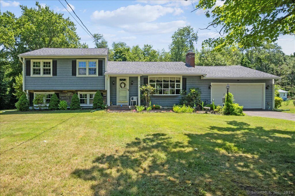 Property Photo: 814 Clintonville Road CT 06492