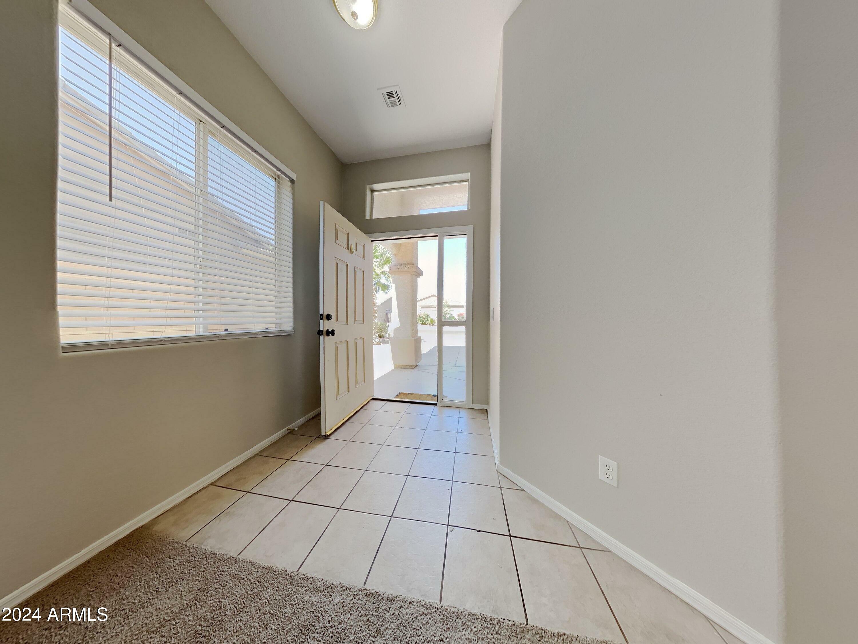 Property Photo: 6607 S 5th Place AZ 85042