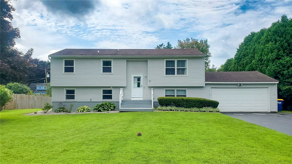 Property Photo:  21 Mertensia Lane  NY 14467 