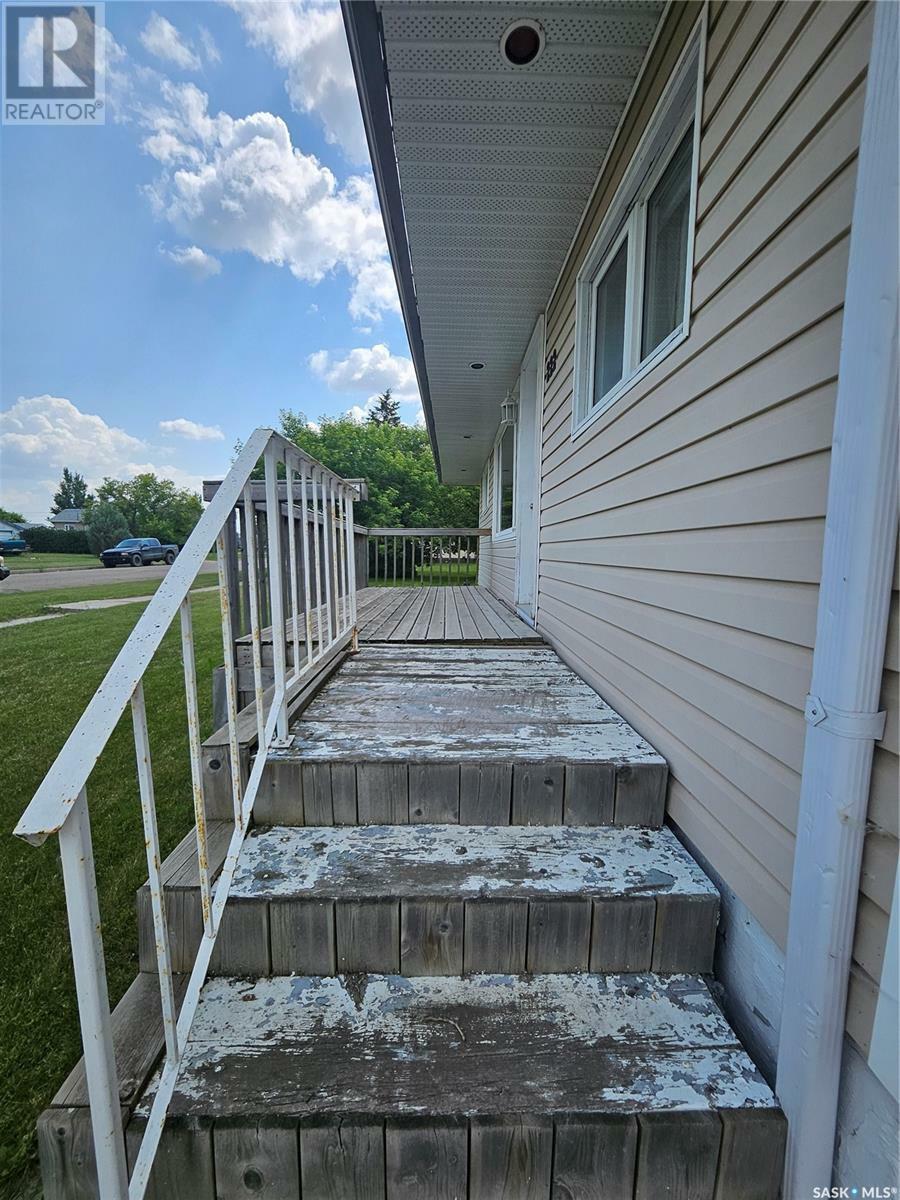 Property Photo: 222 Aldridge Street SK S0C 0M0
