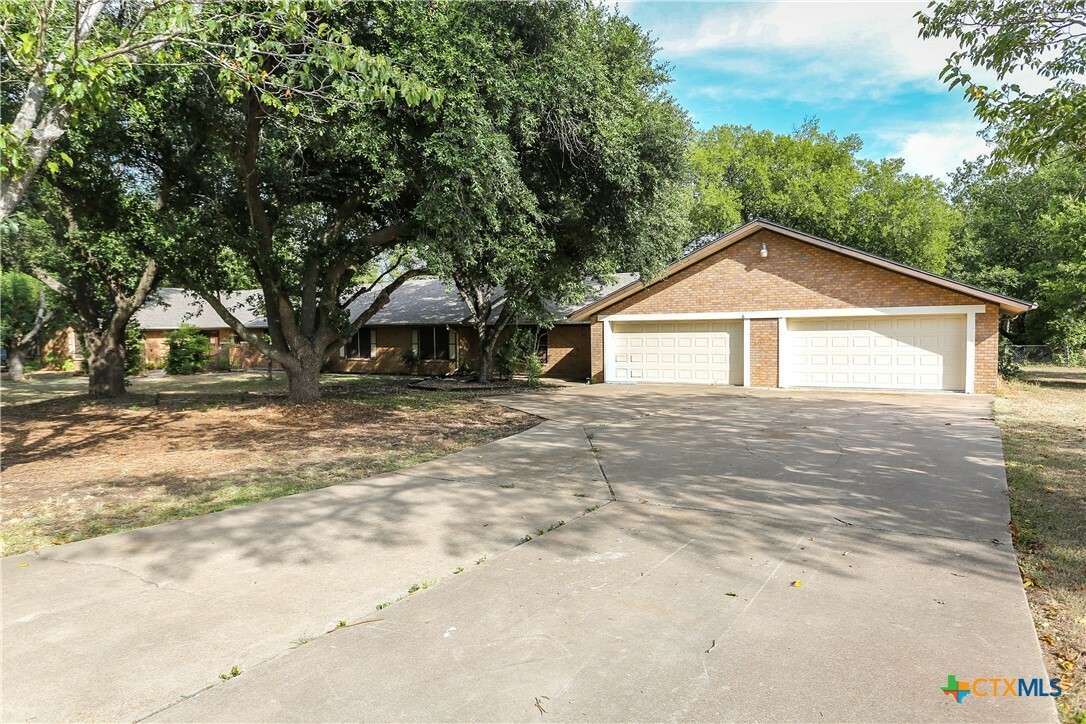 Property Photo:  567 Llewelyn Lane  TX 76542 