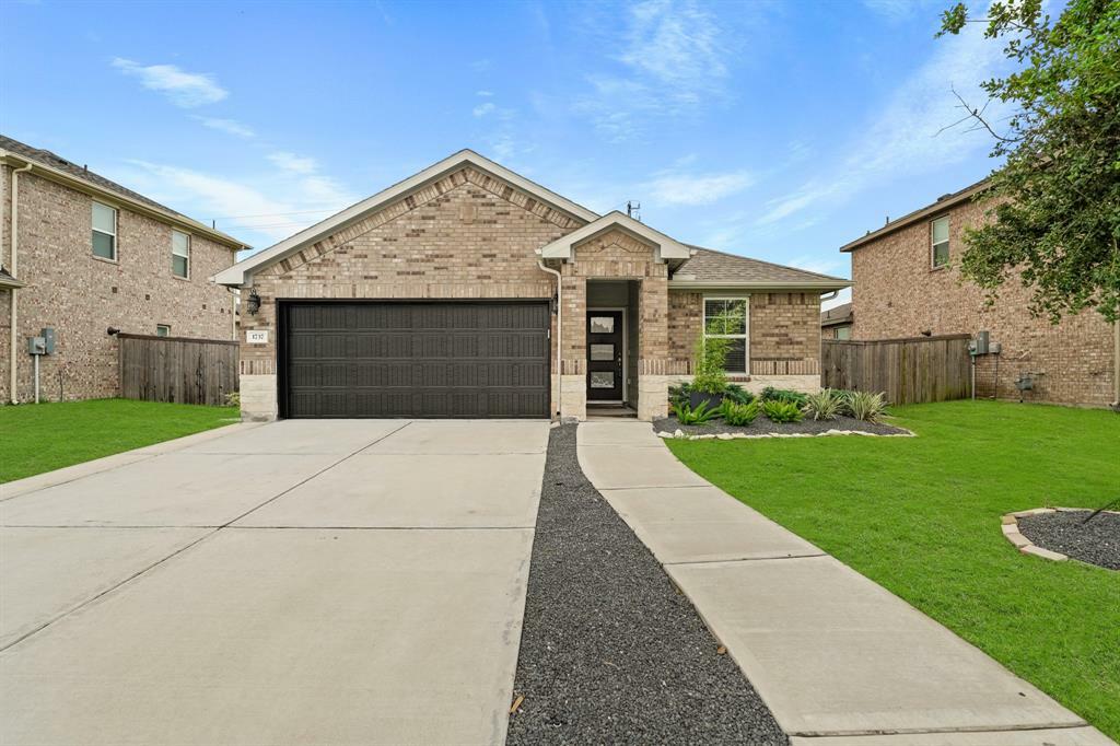 Property Photo:  1737 Allendale Bluff Lane  TX 77089 