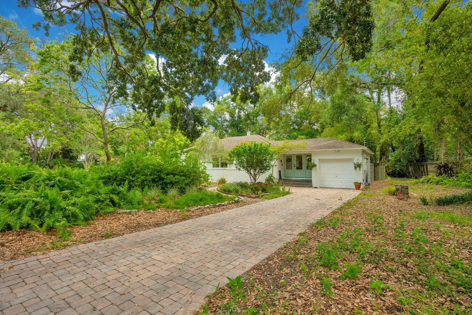 Property Photo:  2600 Cole Road  FL 32803 