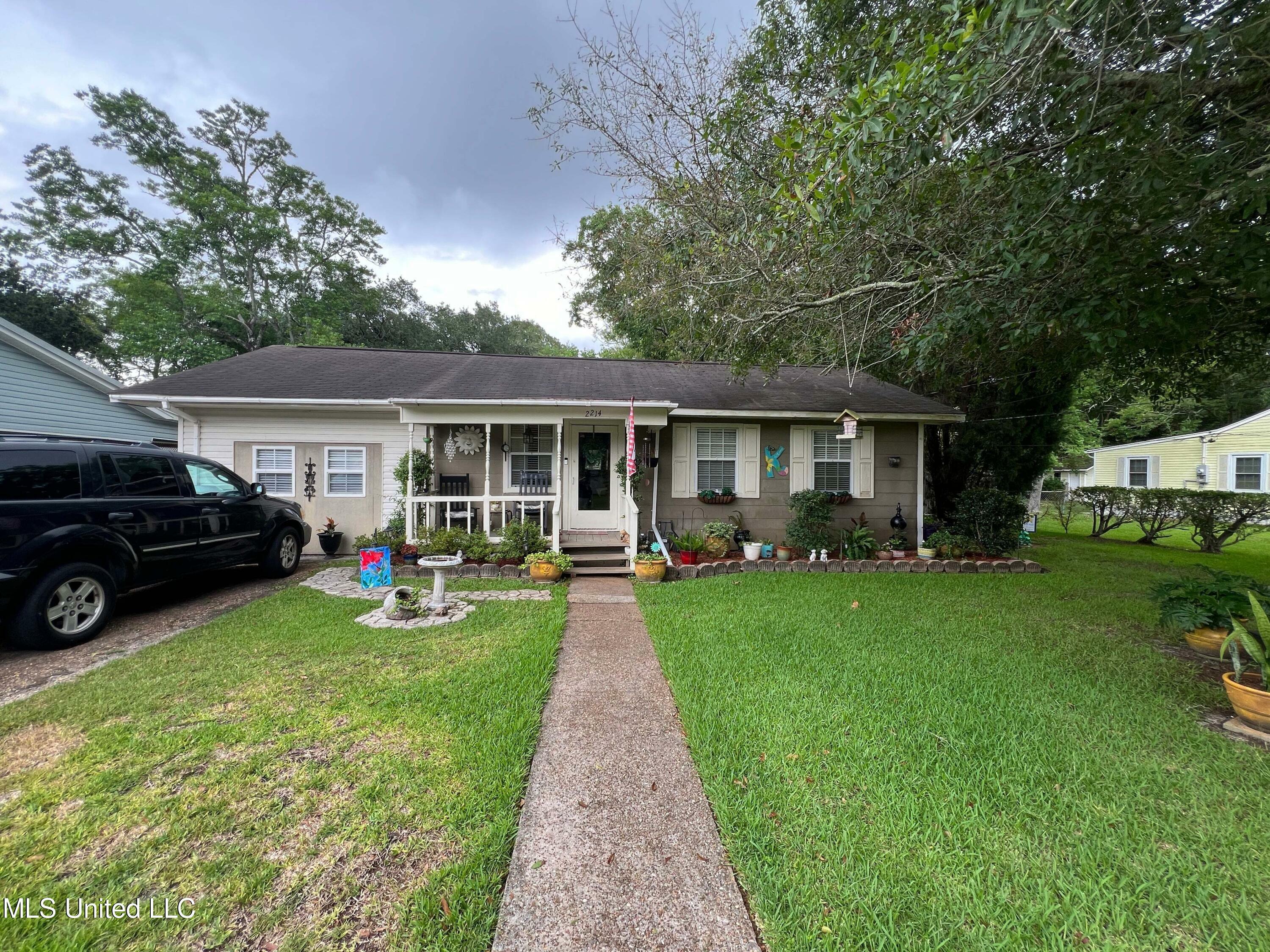 Property Photo:  2214 Eden Street  MS 39581 